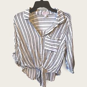 NWOT Vixbe black and white front tie blouse size medium